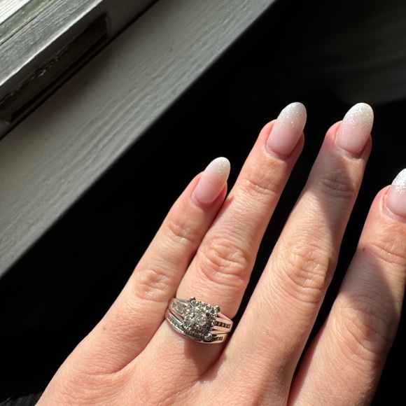 Elegant White Gold Women's Ring